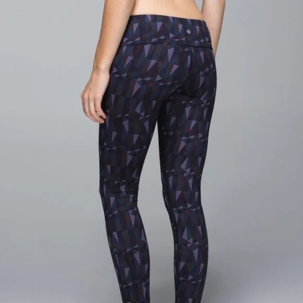 Lululemon Wunder Under Pant Full-On Luon Stained Glass Love Nightfall 7/8 Size 2